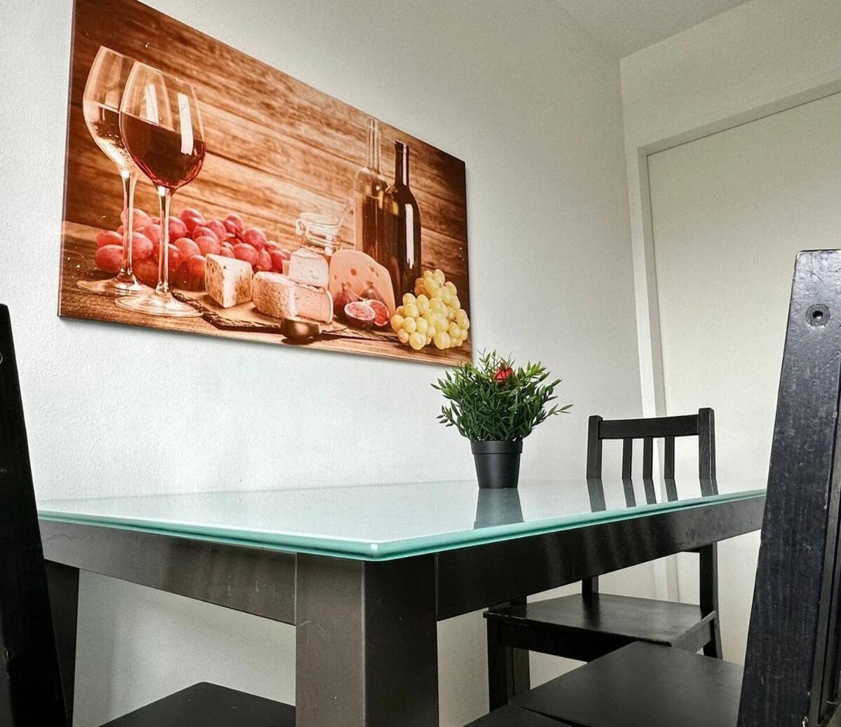 Perfect Location, 2 Min To Main Station Apartamento *